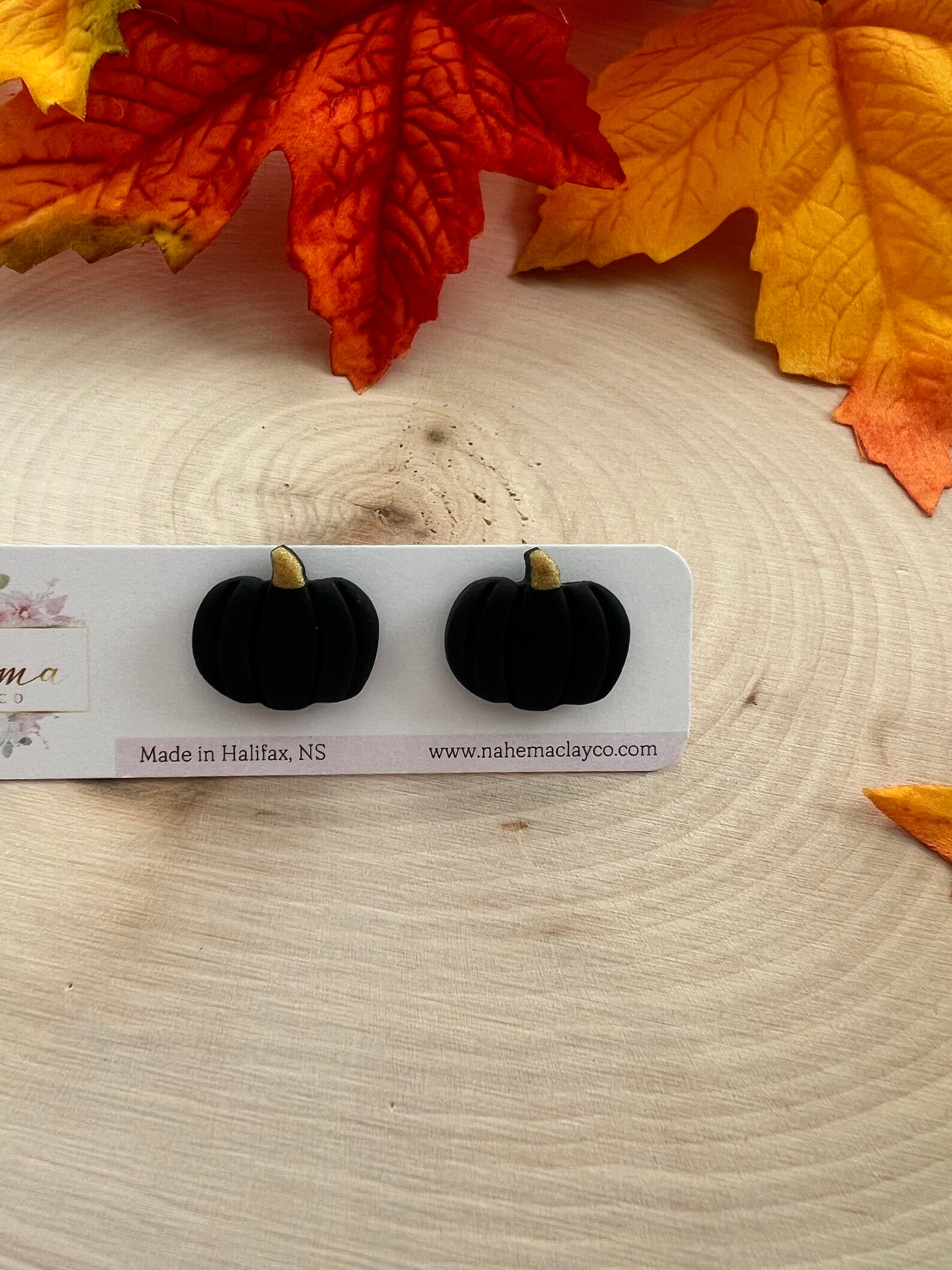 Chic Pumpkin Studs