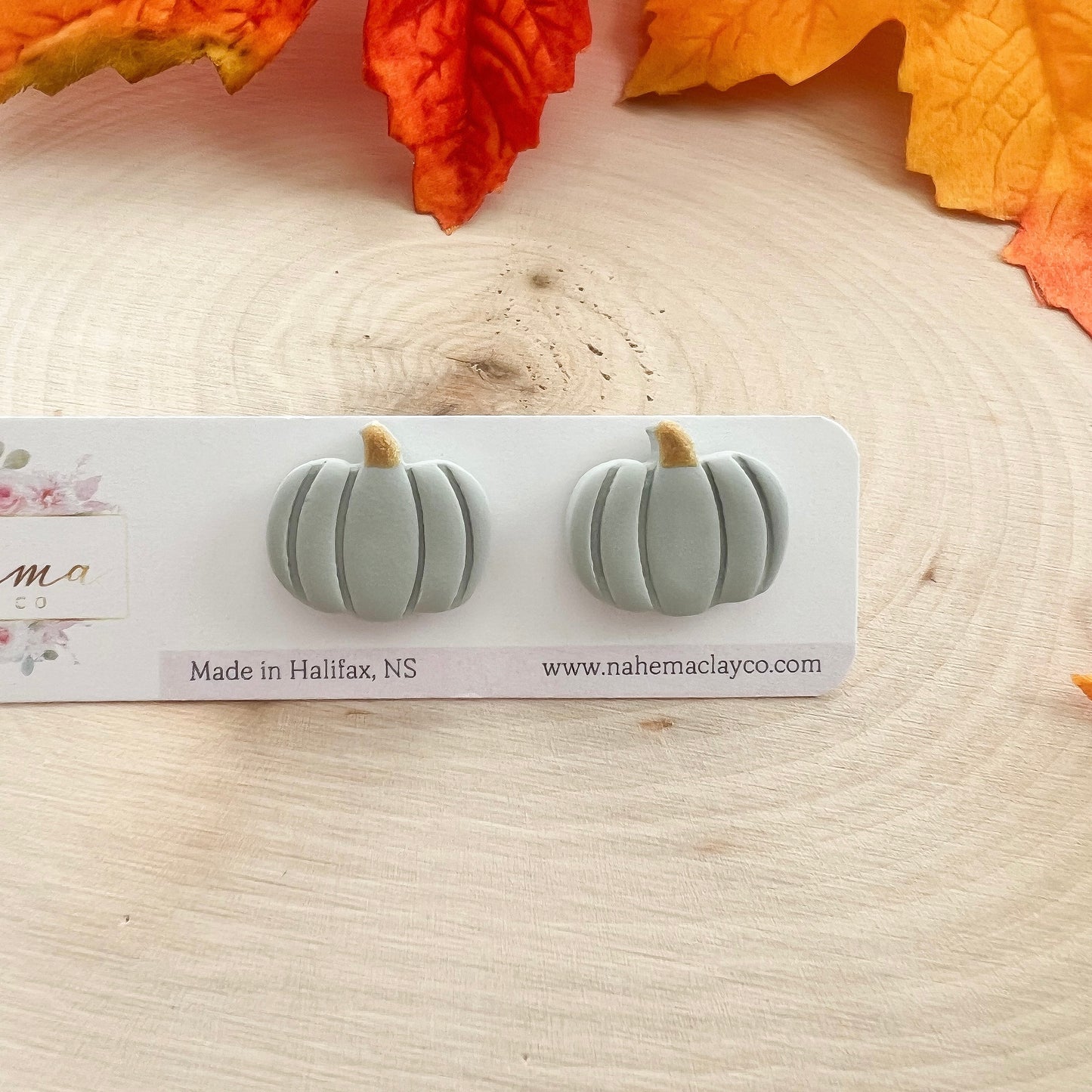 Chic Pumpkin Studs