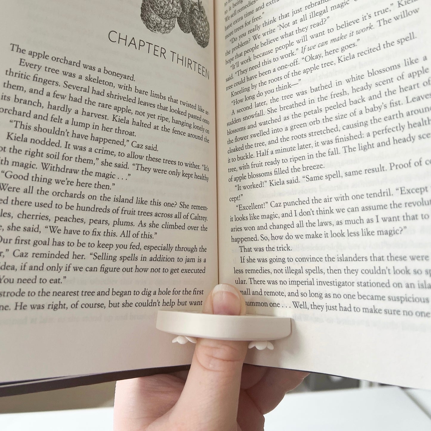 Book Page Holder | Glitter Green