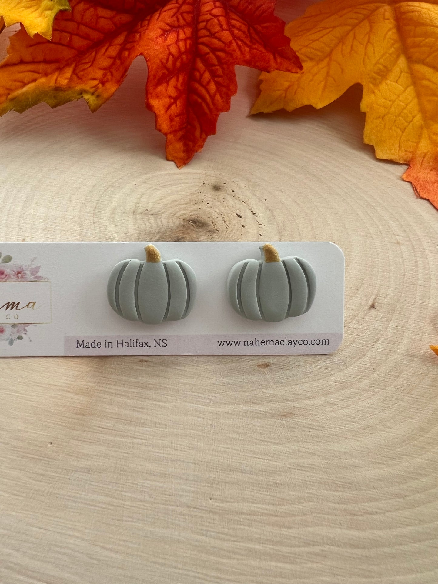 Chic Pumpkin Studs