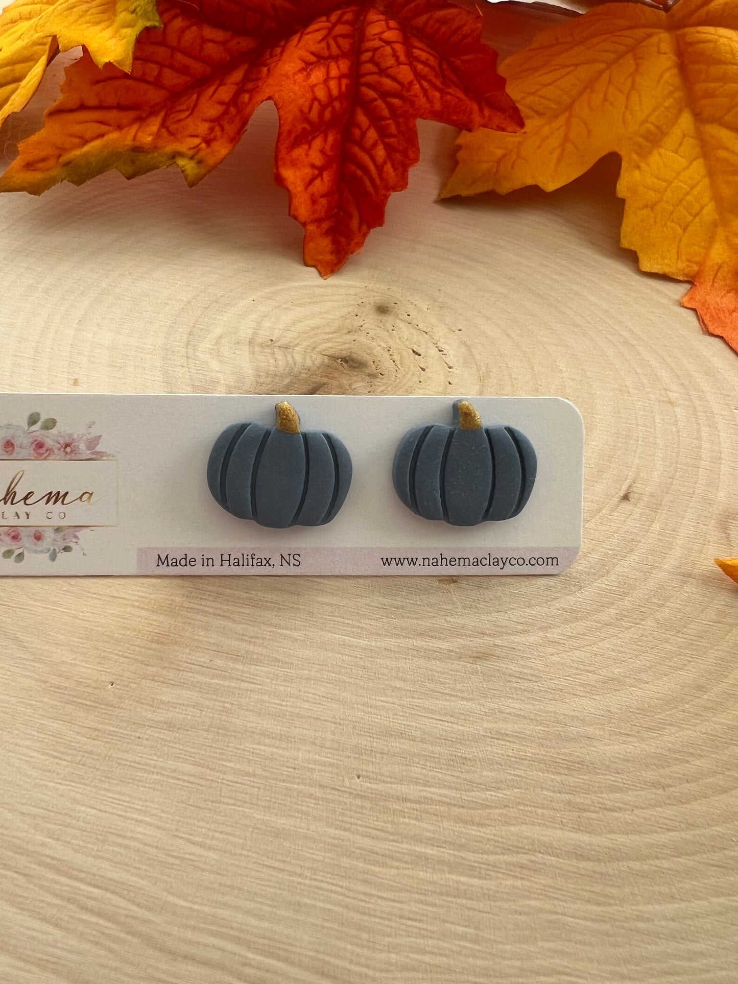 Chic Pumpkin Studs