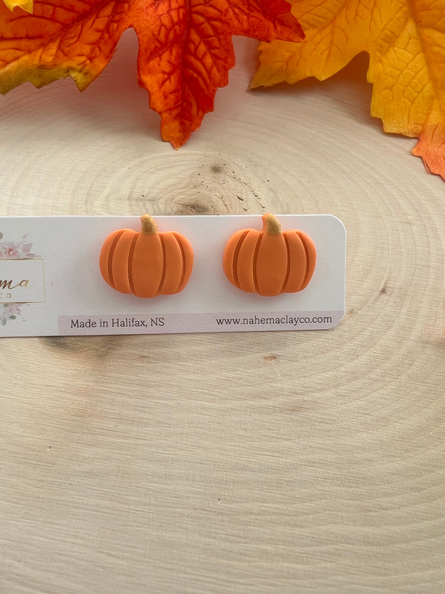 Chic Pumpkin Studs