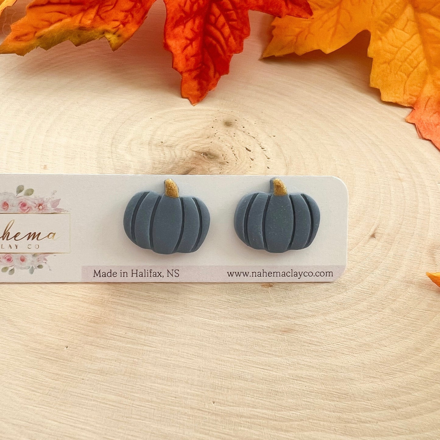 Chic Pumpkin Studs